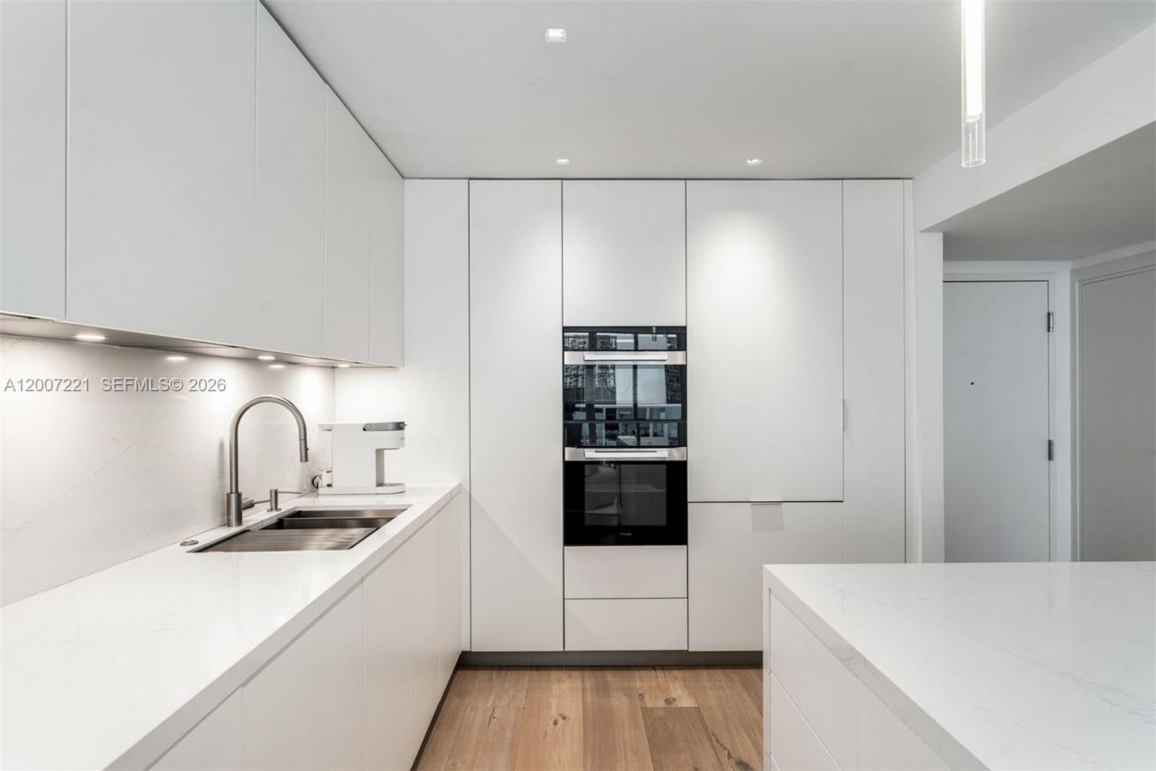 2301 Collins Ave , Unit 902, Miami Beach, FL 33139 Photo