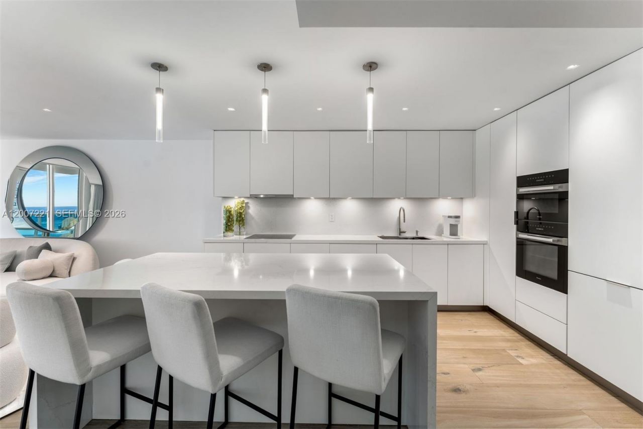 2301 Collins Ave , Unit 902, Miami Beach, FL 33139 Photo