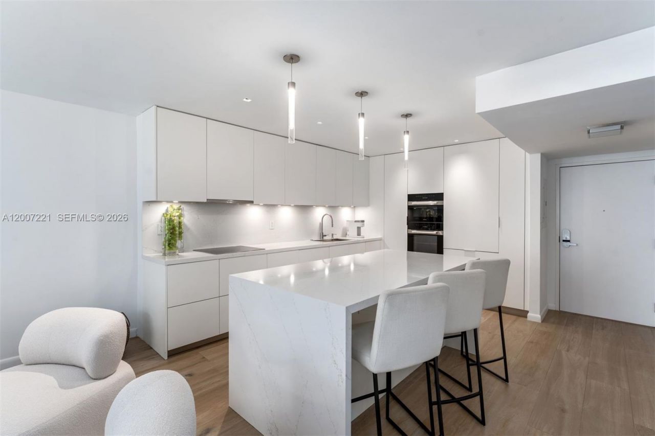 2301 Collins Ave , Unit 902, Miami Beach, FL 33139 Photo