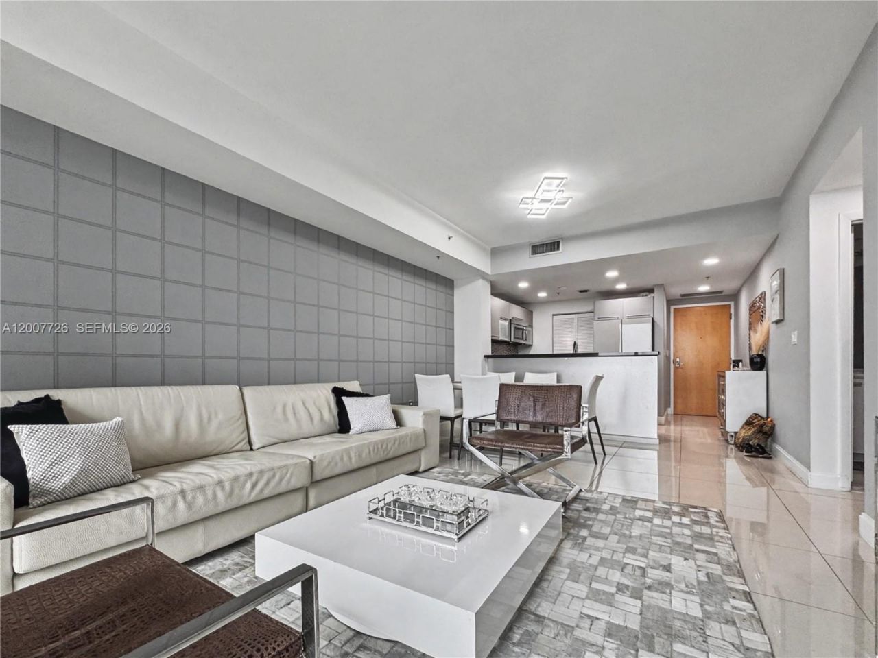 253 NE 2nd St , Unit 1003, Miami, FL 33132 Photo