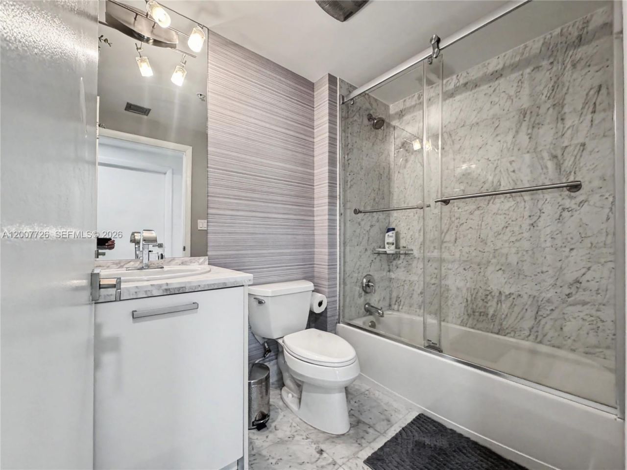 253 NE 2nd St , Unit 1003, Miami, FL 33132 Photo