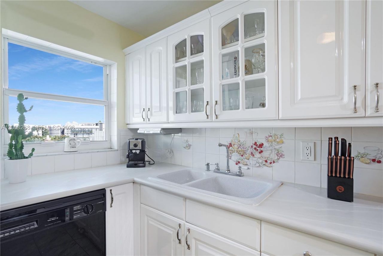245 18th St, Unit 605, Miami Beach, FL 33139 Photo