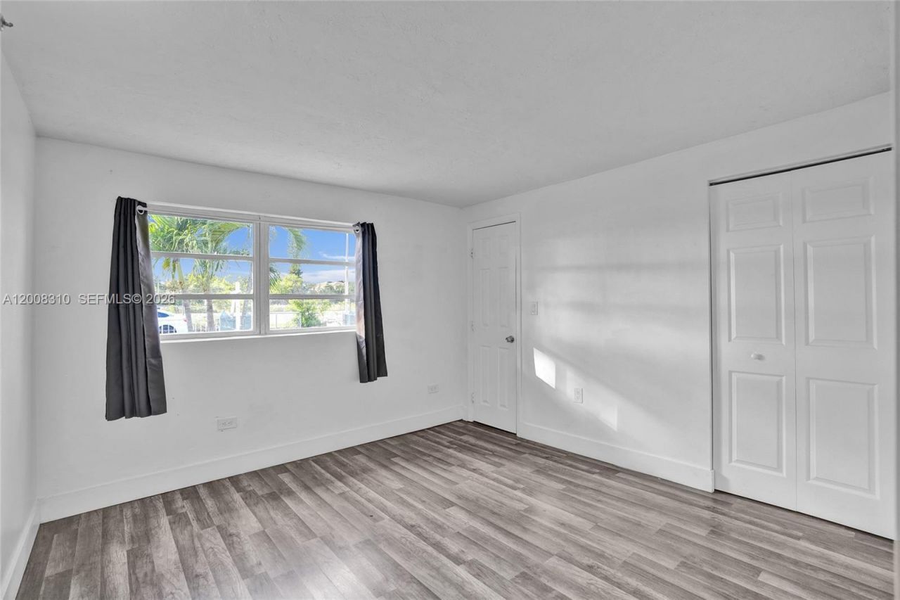 2100 Service Rd, Opa Locka, FL 33054 Photo