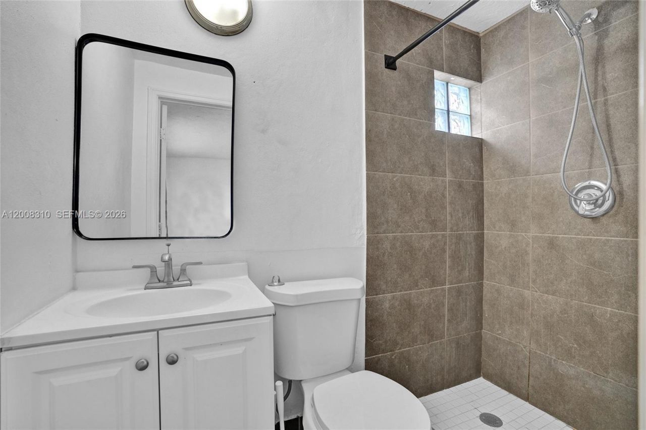 2100 Service Rd, Opa Locka, FL 33054 Photo