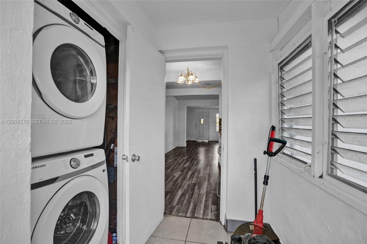 2100 Service Rd, Opa Locka, FL 33054 Photo