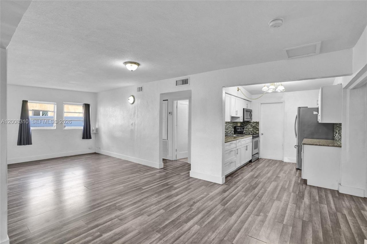 2100 Service Rd, Opa Locka, FL 33054 Photo