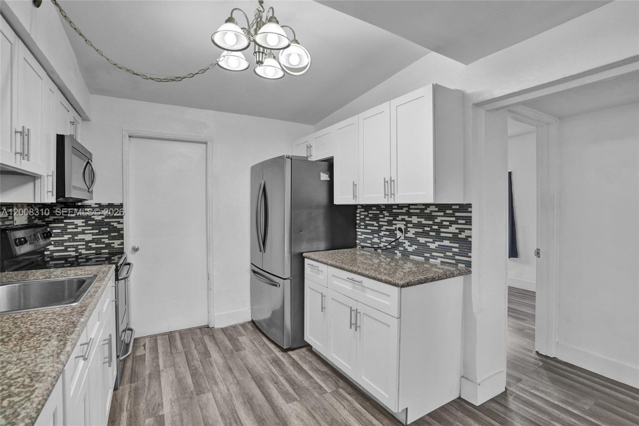 2100 Service Rd, Opa Locka, FL 33054 Photo