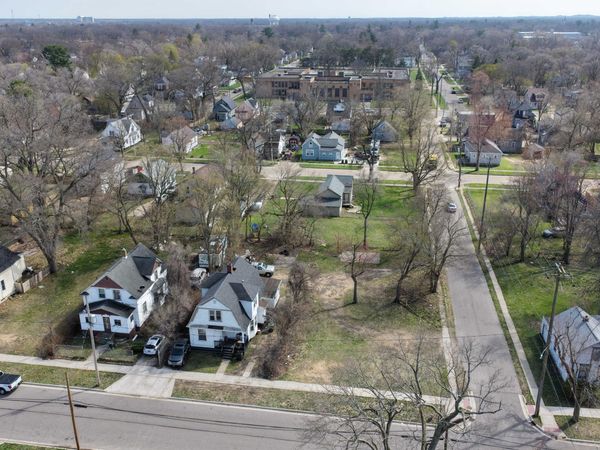 555 Amity Avenue, Muskegon, MI 49442