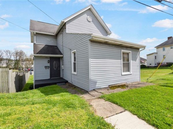 402 N 4th St, Youngwood, PA 15697