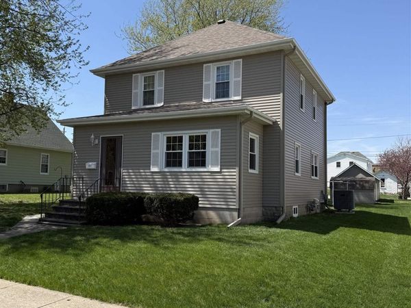 108 S Walnut Street, Carroll, IA 51401