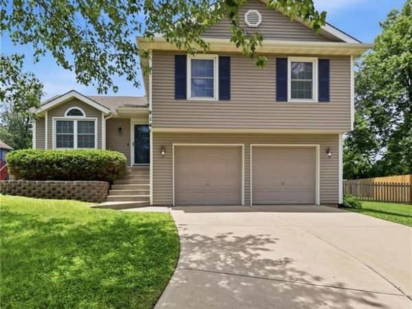 914 Elm Court, Belton, MO 64012