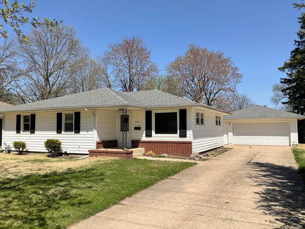 2102 W Oakland Avenue, Austin, MN 55912