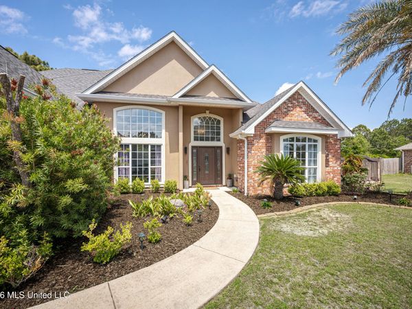 1713 Shelby Lane, Ocean Springs, MS 39564