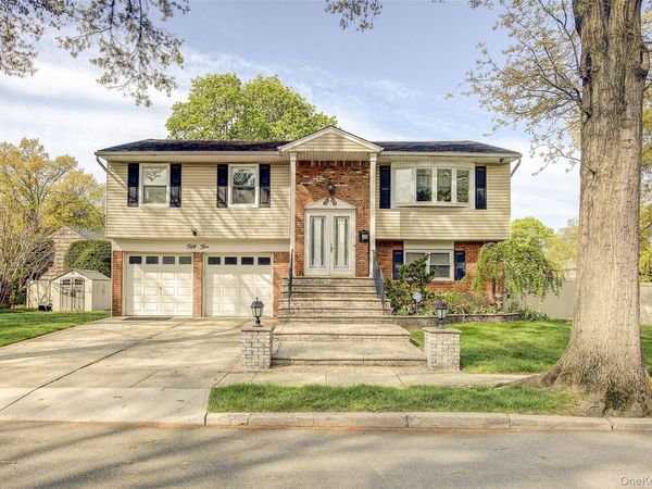 55 Duncan Drive W, Westbury, NY 11590