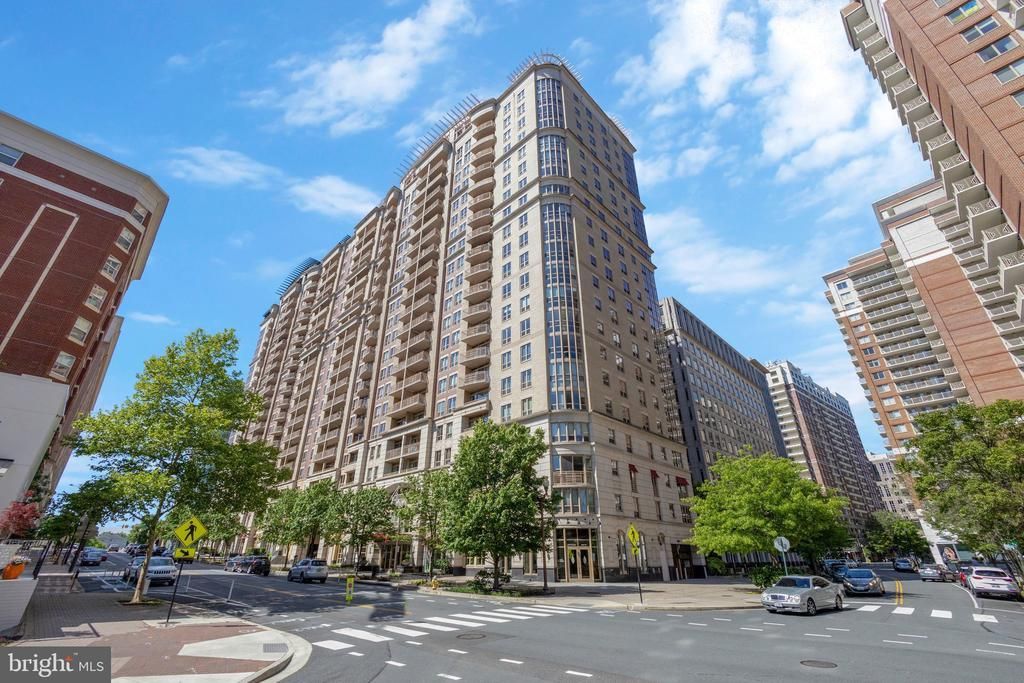 888 N Quincy Street, Unit 906, Arlington, VA 22203 Main Photo
