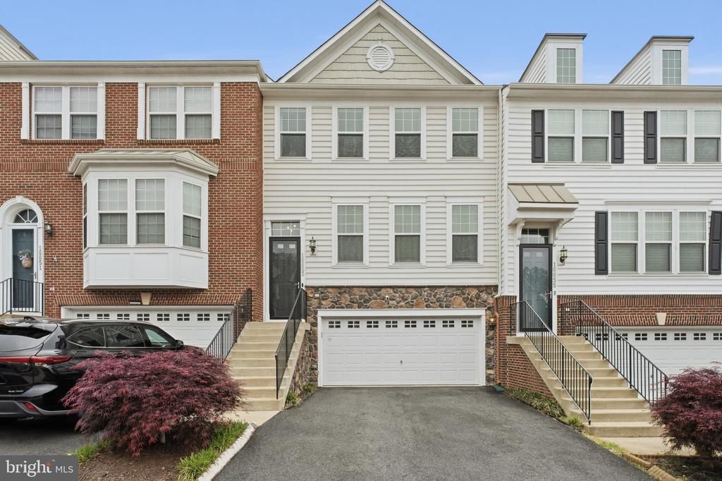 16653 Danridge Manor Drive, Woodbridge, VA 22191 Main Photo