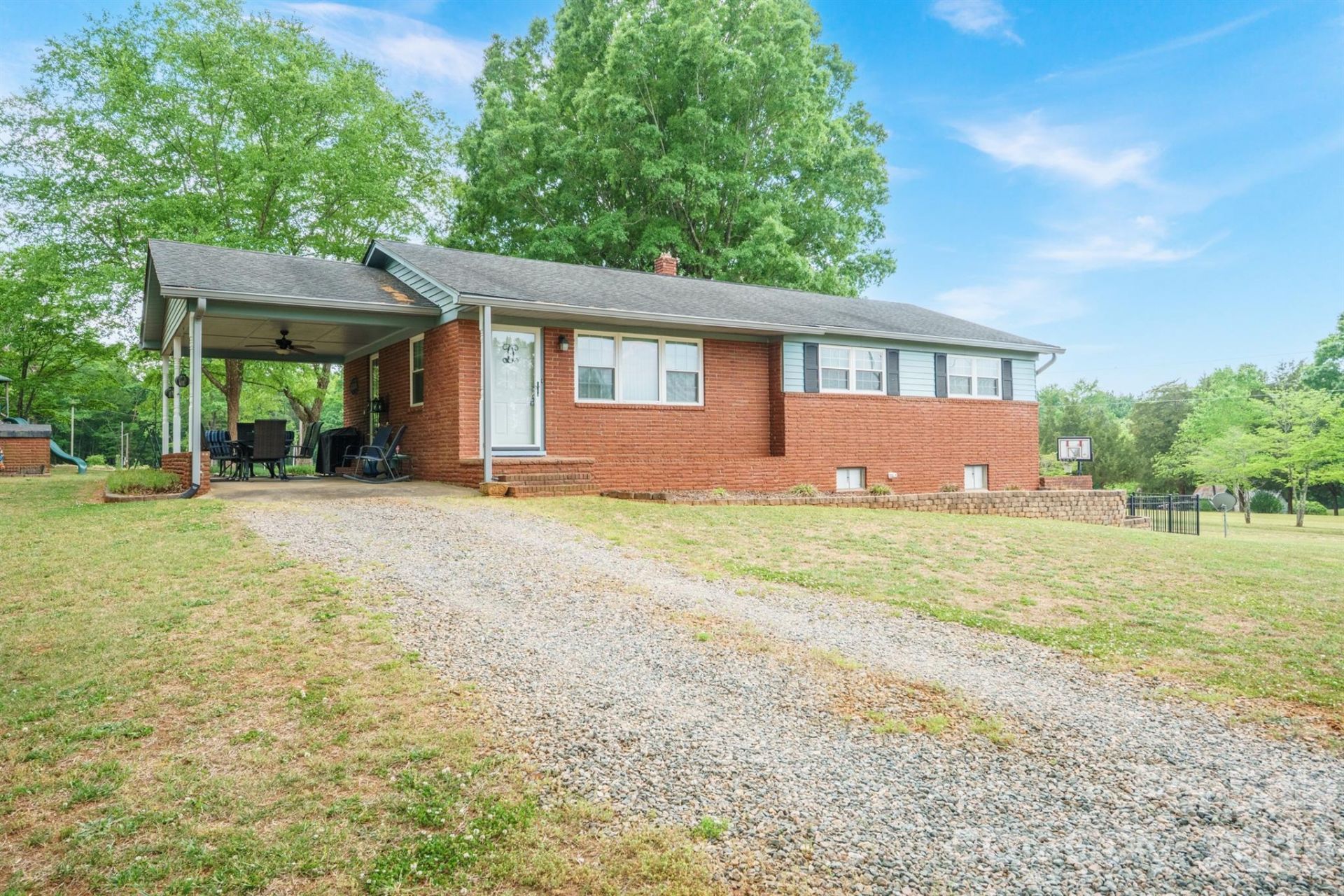 2359 Hendrix Road, Maiden, NC 28650 Main Photo