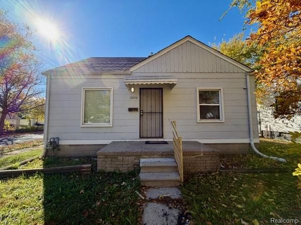 18808 Kingsville Street , Harper Woods, MI 48225