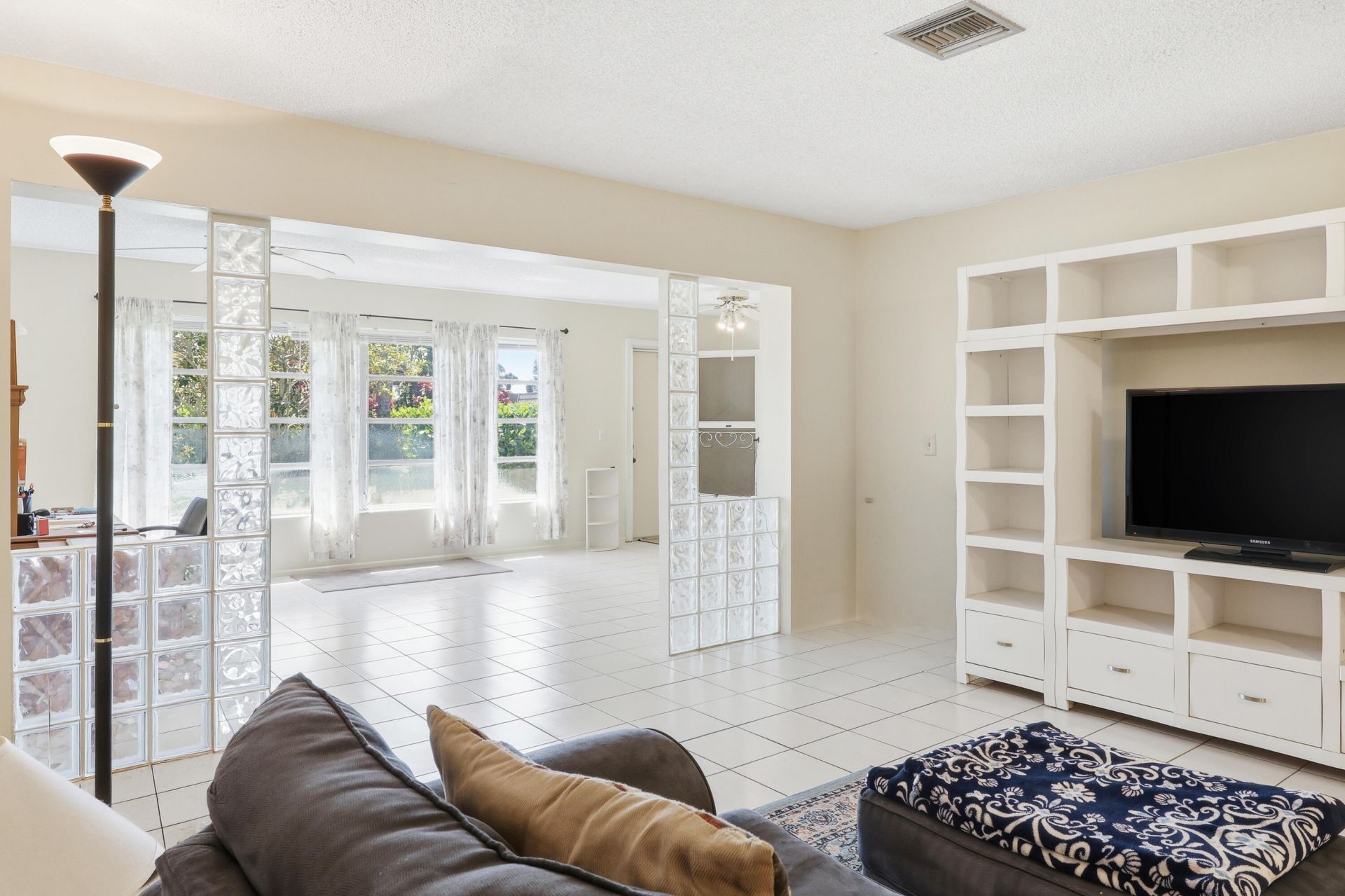 5780 Fernley Dr Drive W, Unit 102, West Palm Beach, FL 33415 Photo