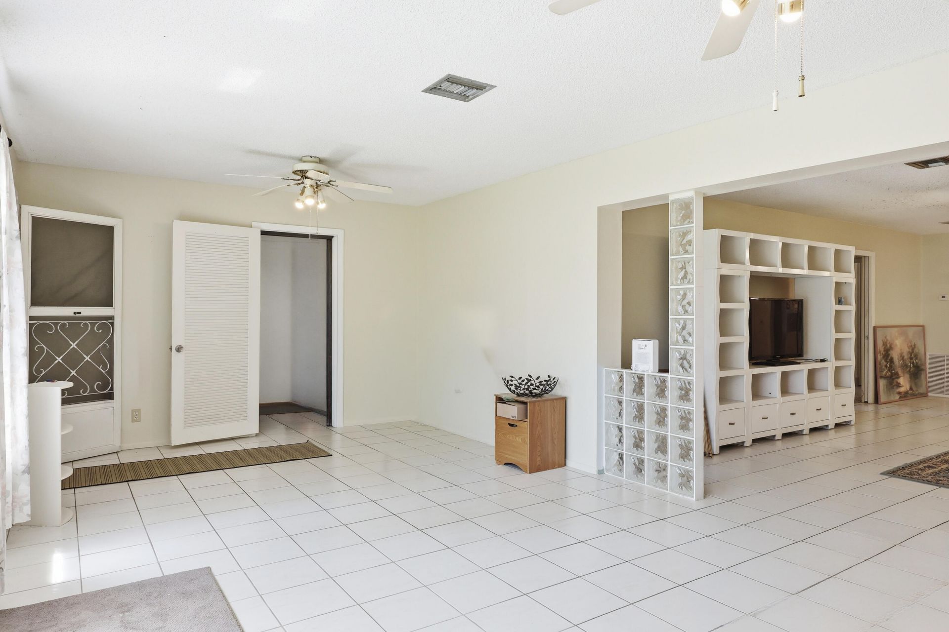 5780 Fernley Dr Drive W, Unit 102, West Palm Beach, FL 33415 Photo
