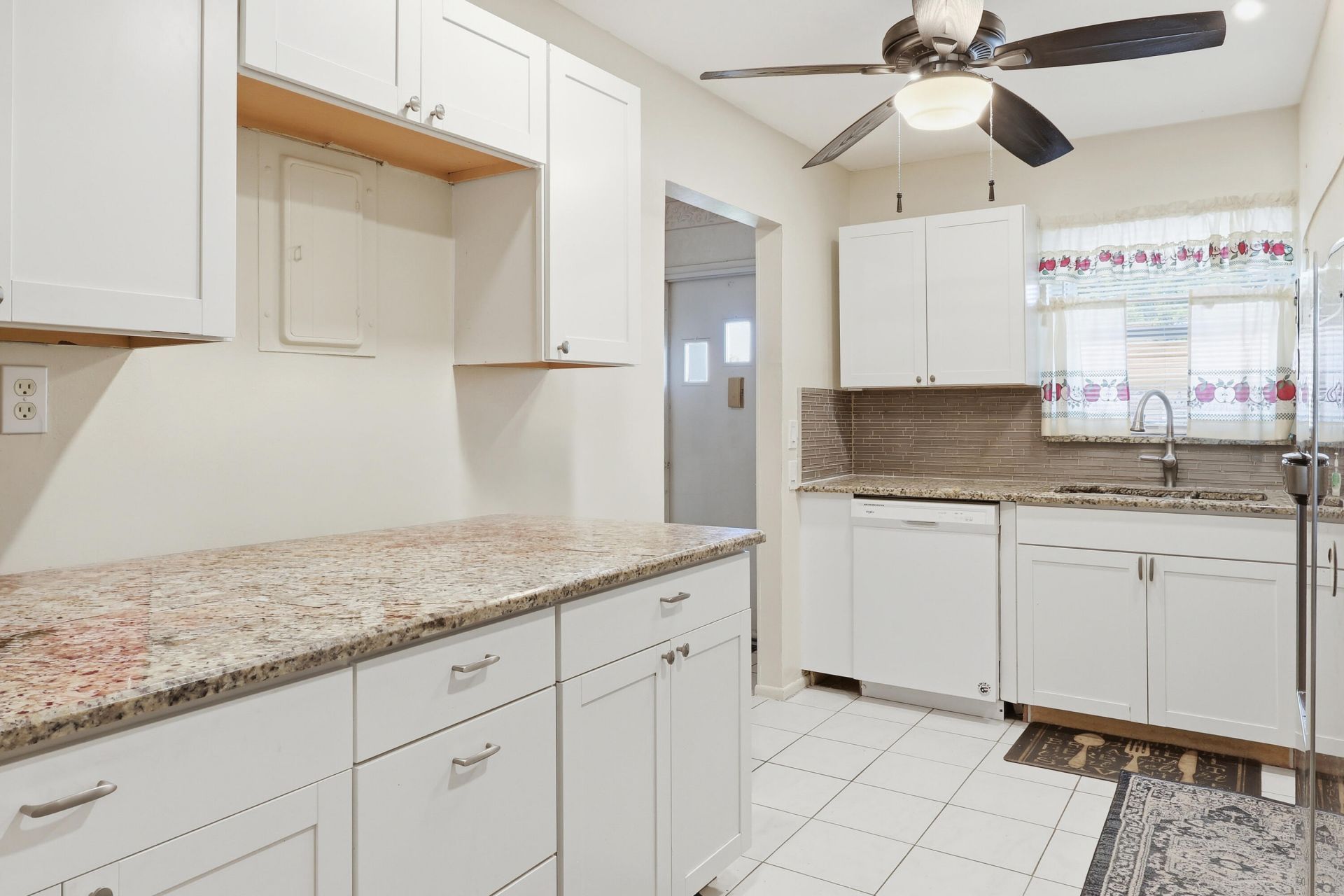 5780 Fernley Dr Drive W, Unit 102, West Palm Beach, FL 33415 Photo