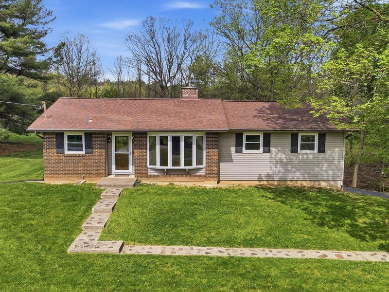 1144 Rainbow Drive NW, Lancaster, OH 43130 Photo 1