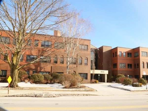 955 Main St, Unit 305, Winchester, MA 01890