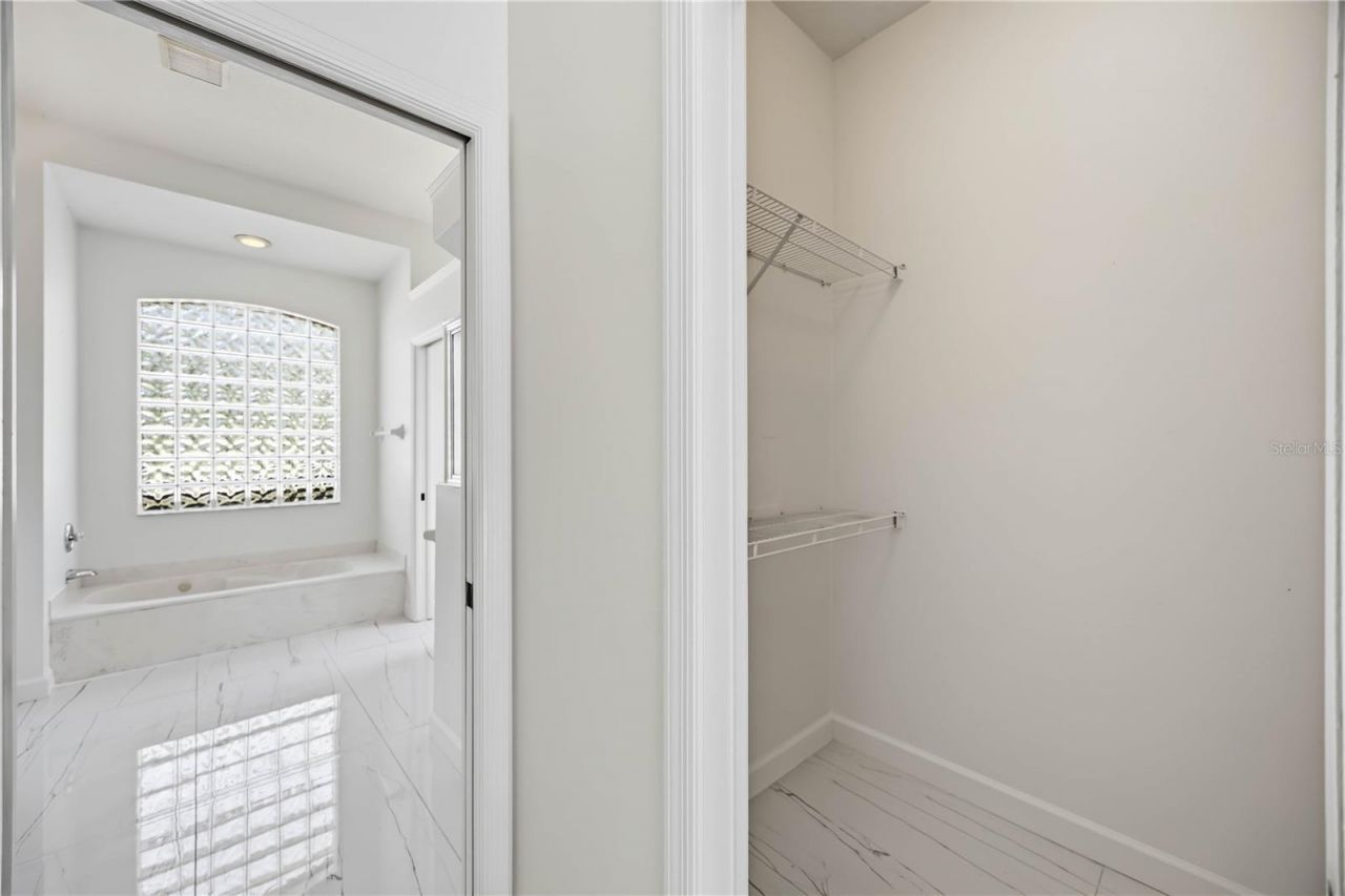 562 Oak Bay Drive, Osprey, FL 34229 Photo