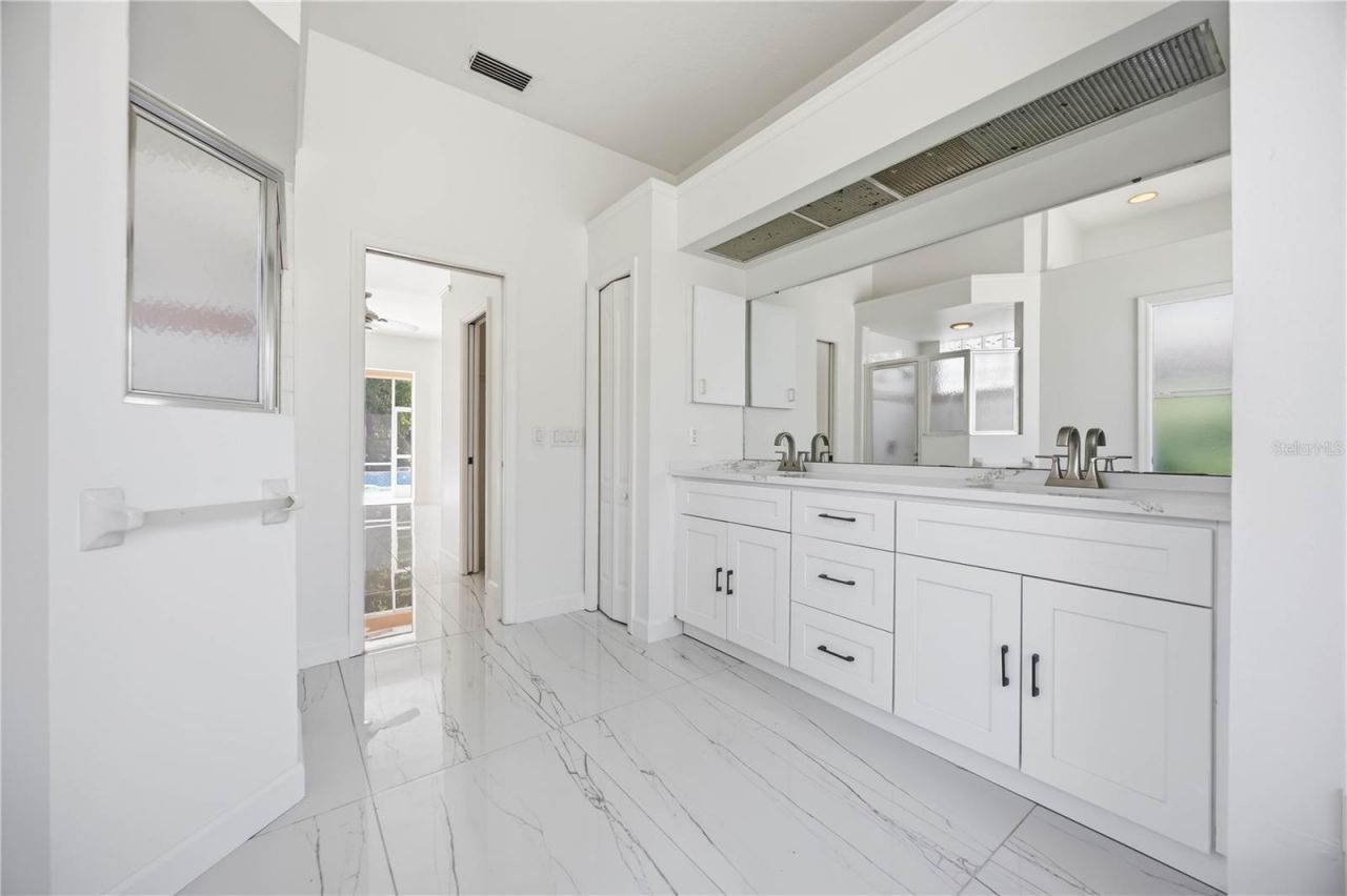 562 Oak Bay Drive, Osprey, FL 34229 Photo