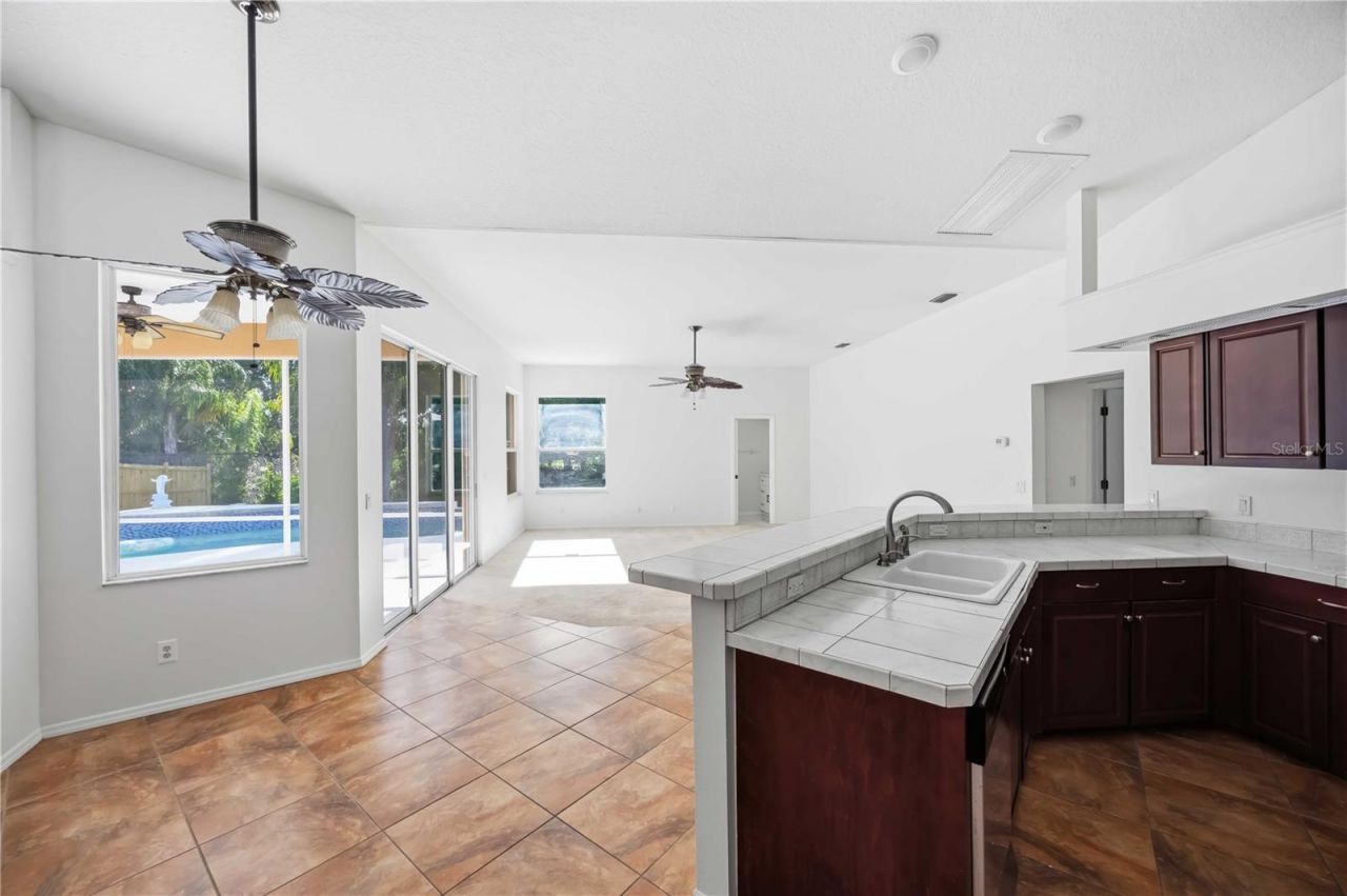 562 Oak Bay Drive, Osprey, FL 34229 Photo