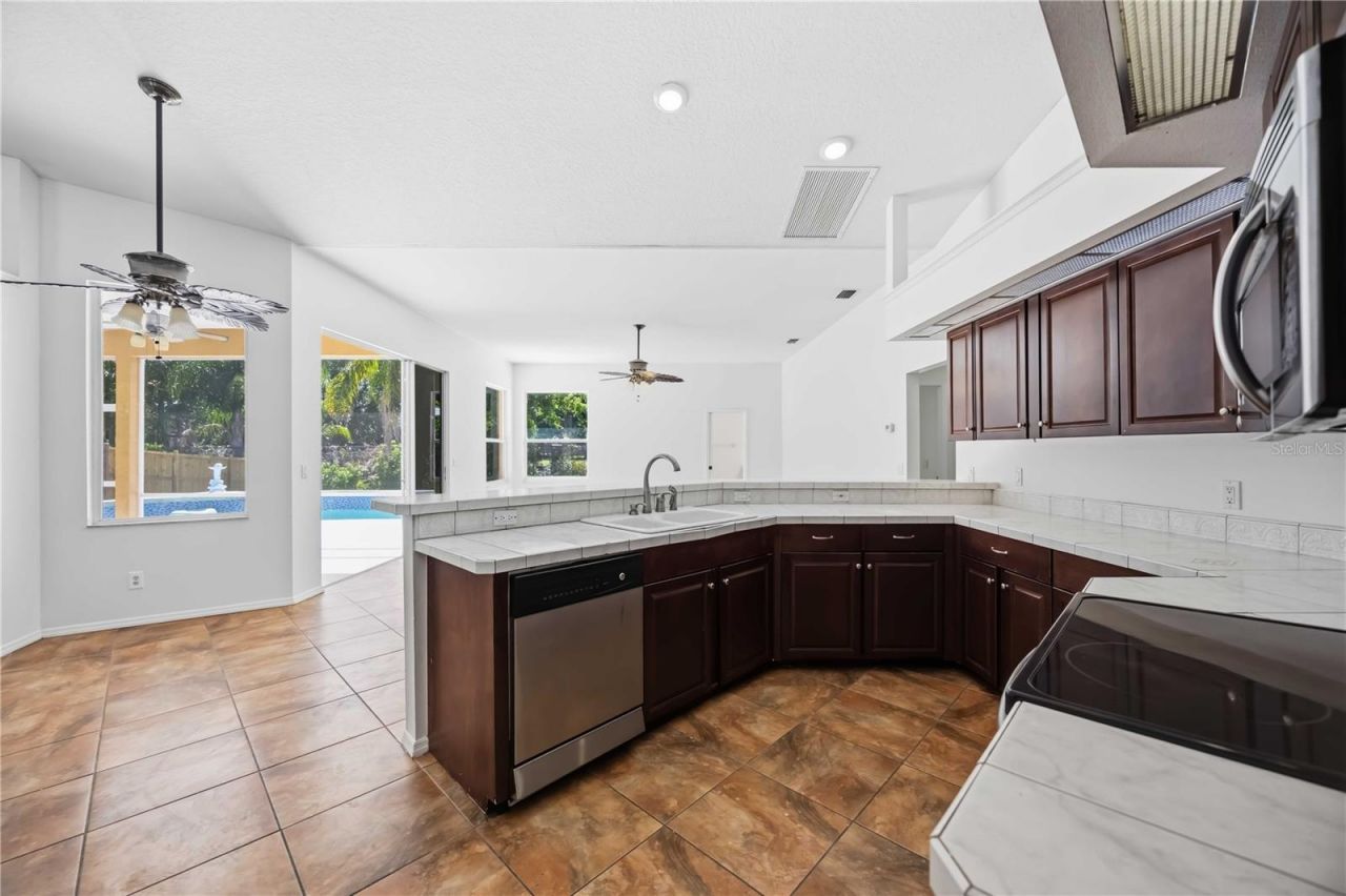562 Oak Bay Drive, Osprey, FL 34229 Photo