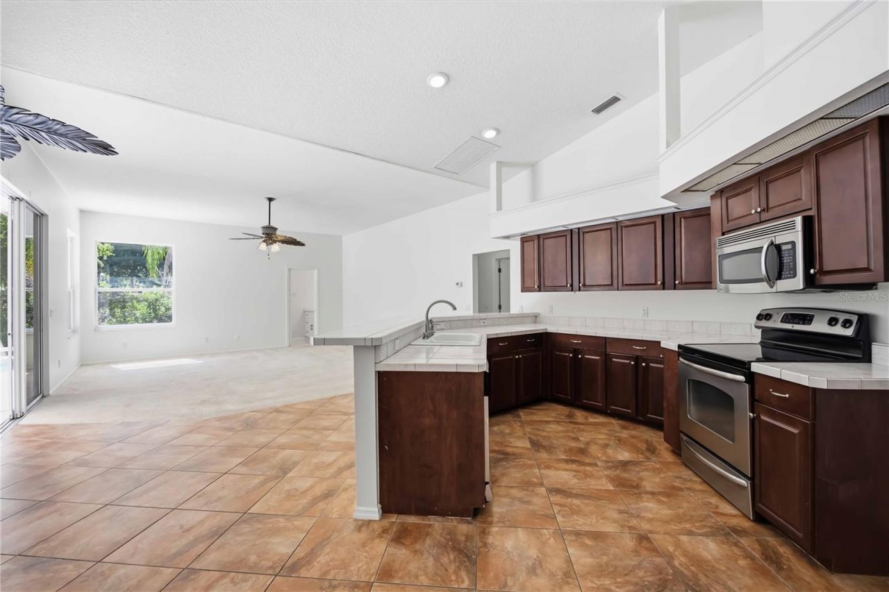 562 Oak Bay Drive, Osprey, FL 34229 Photo