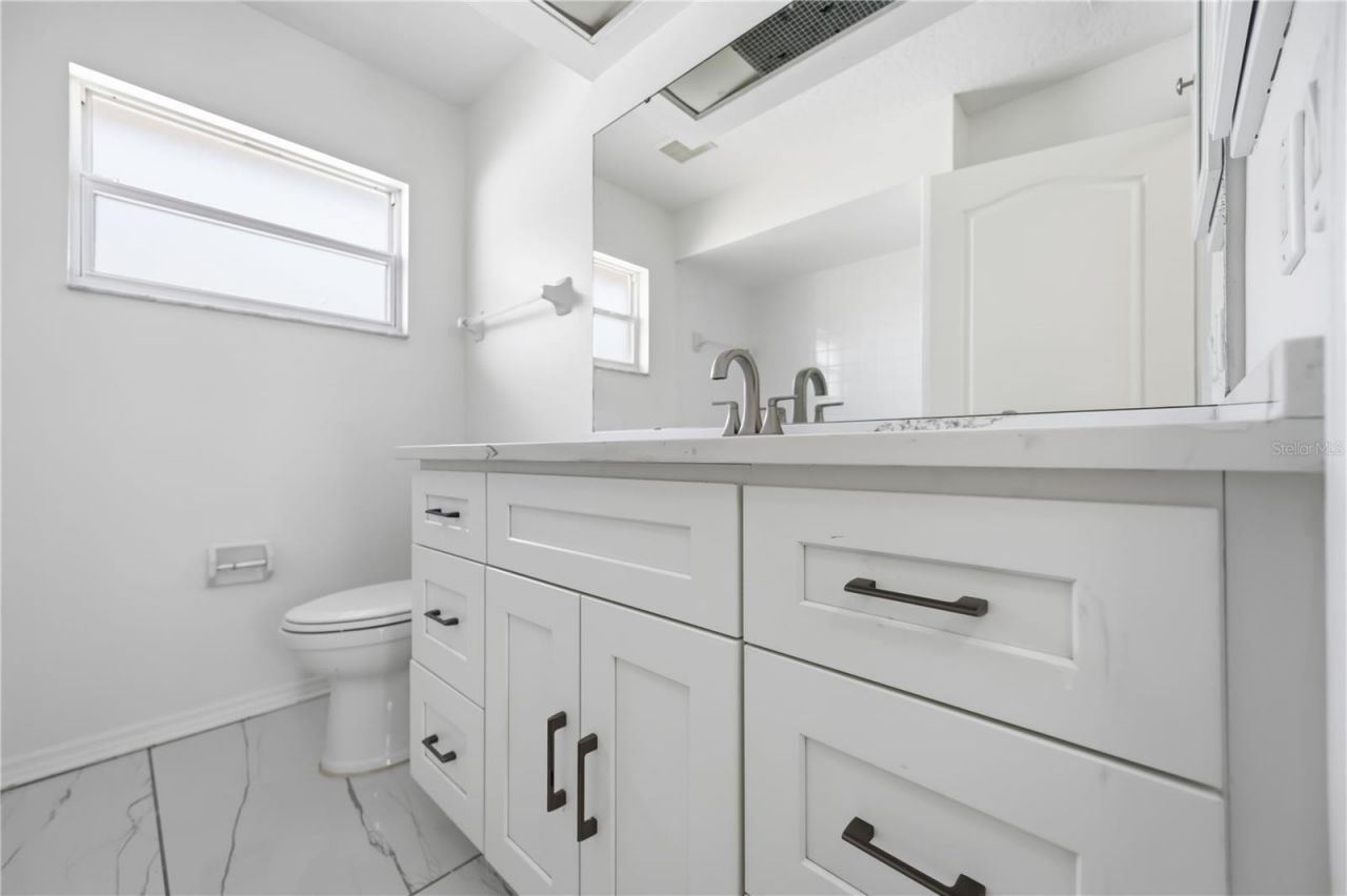 562 Oak Bay Drive, Osprey, FL 34229 Photo