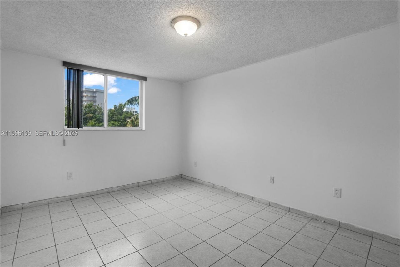 1688 West Ave , Unit 408, Miami Beach, FL 33139 Photo