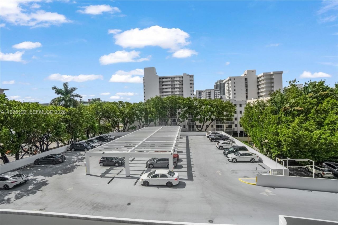 1688 West Ave , Unit 408, Miami Beach, FL 33139 Photo