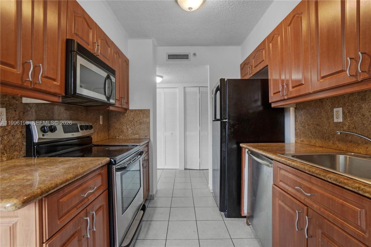 1688 West Ave, Unit 408, Miami Beach, FL 33139 Photo