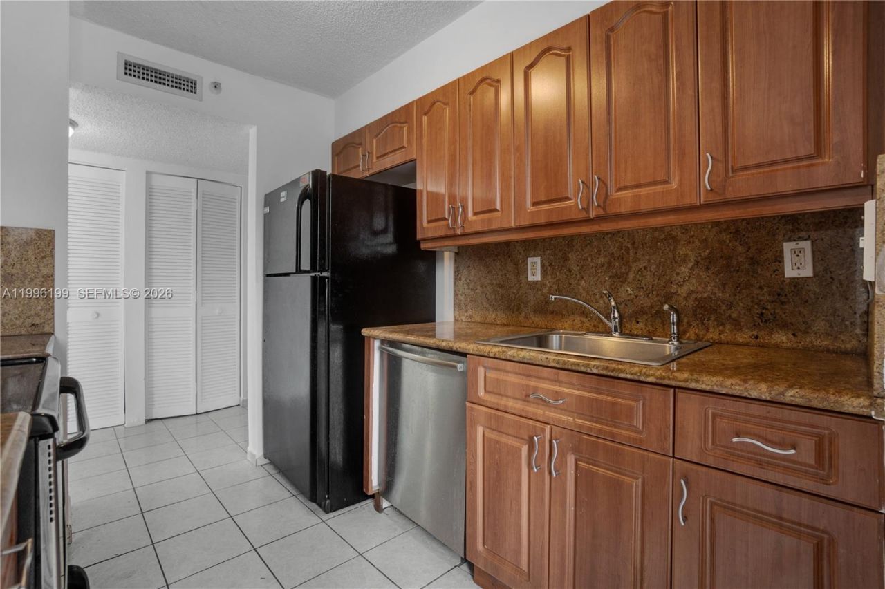 1688 West Ave , Unit 408, Miami Beach, FL 33139 Photo