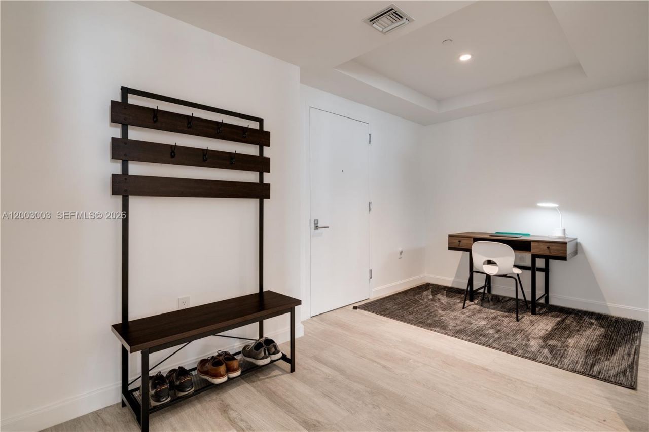 45 SW 9th St , Unit 2306, Miami, FL 33130 Photo