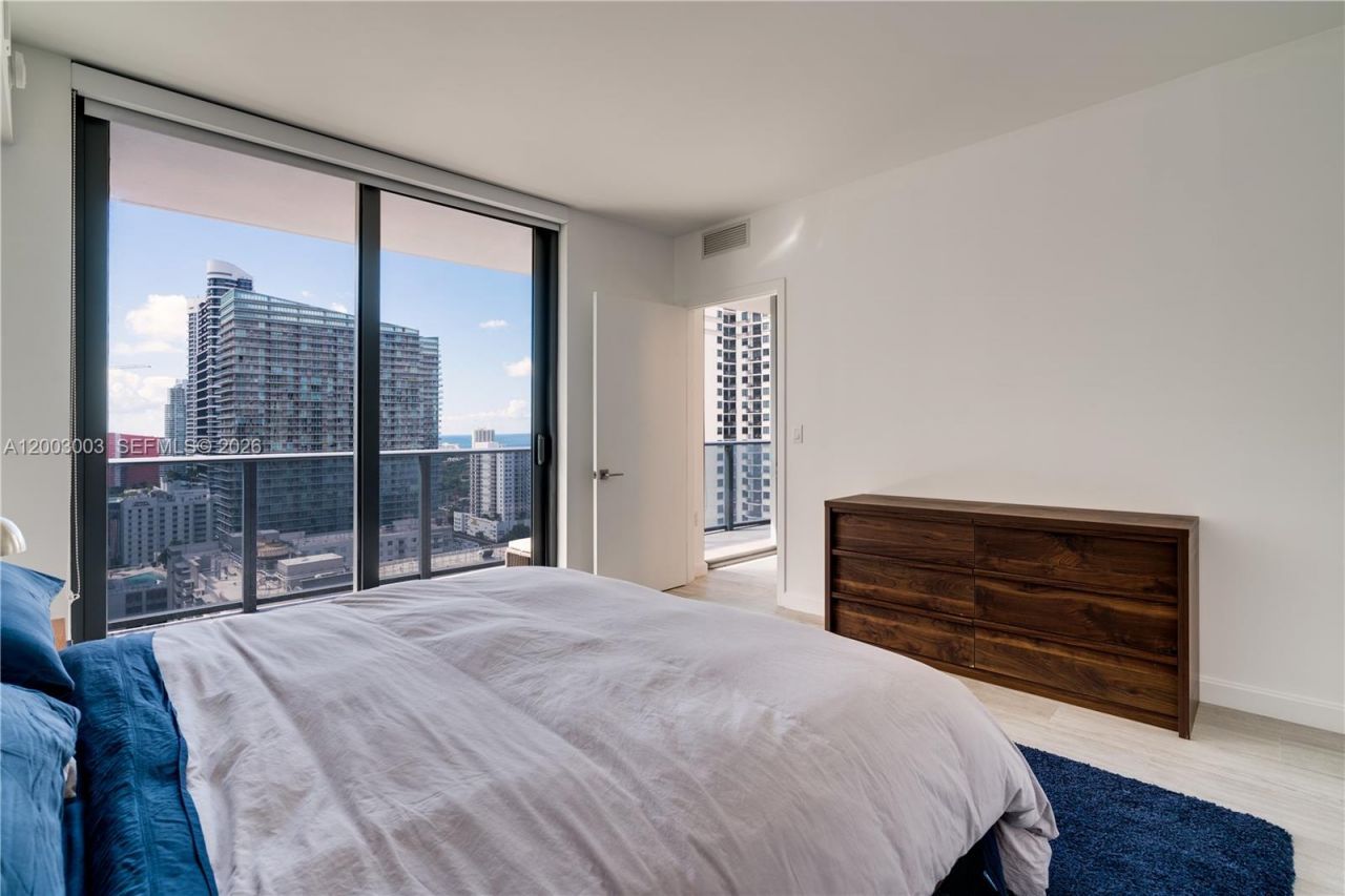 45 SW 9th St , Unit 2306, Miami, FL 33130 Photo