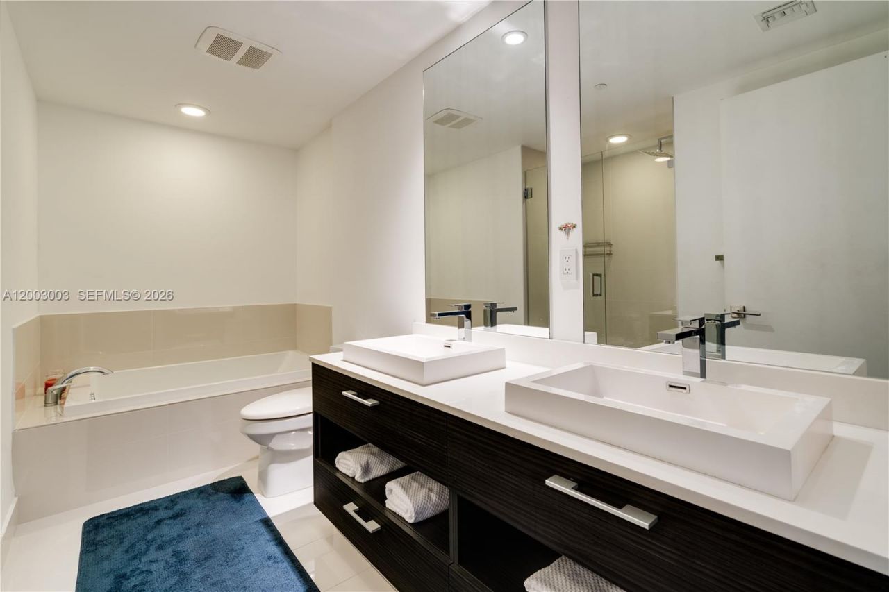 45 SW 9th St , Unit 2306, Miami, FL 33130 Photo