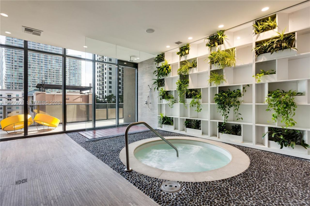 45 SW 9th St , Unit 2306, Miami, FL 33130 Photo