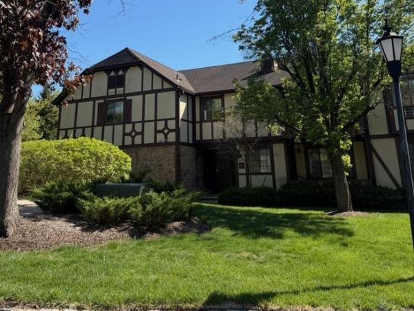 1 Avon Ct, Chatham, NJ 07928