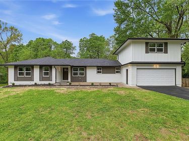 1480 Hemlock Drive, Liberty, MO 64068