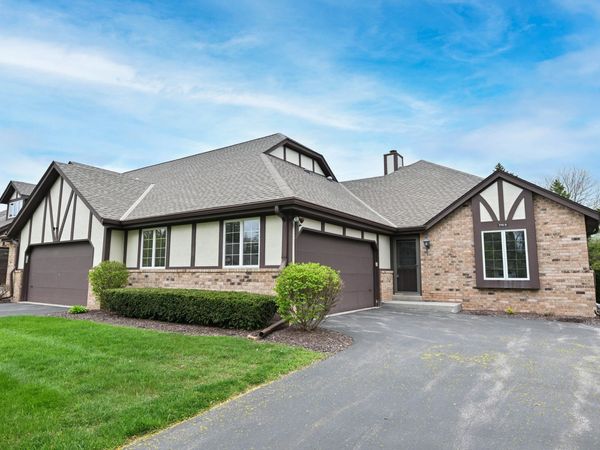 770 Oakwood Ln, Unit D, Brookfield, WI 53045