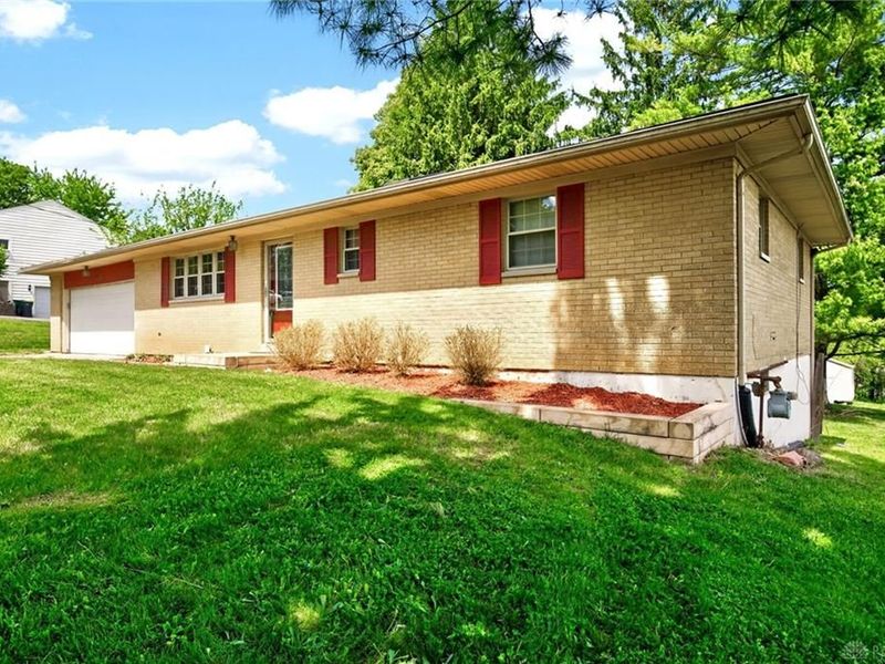 3598 Roselawn Drive, Beavercreek, OH 45430 Photo 2