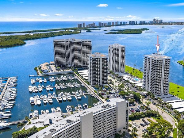 123 Lakeshore Drive, Unit 445, North Palm Beach, FL 33408