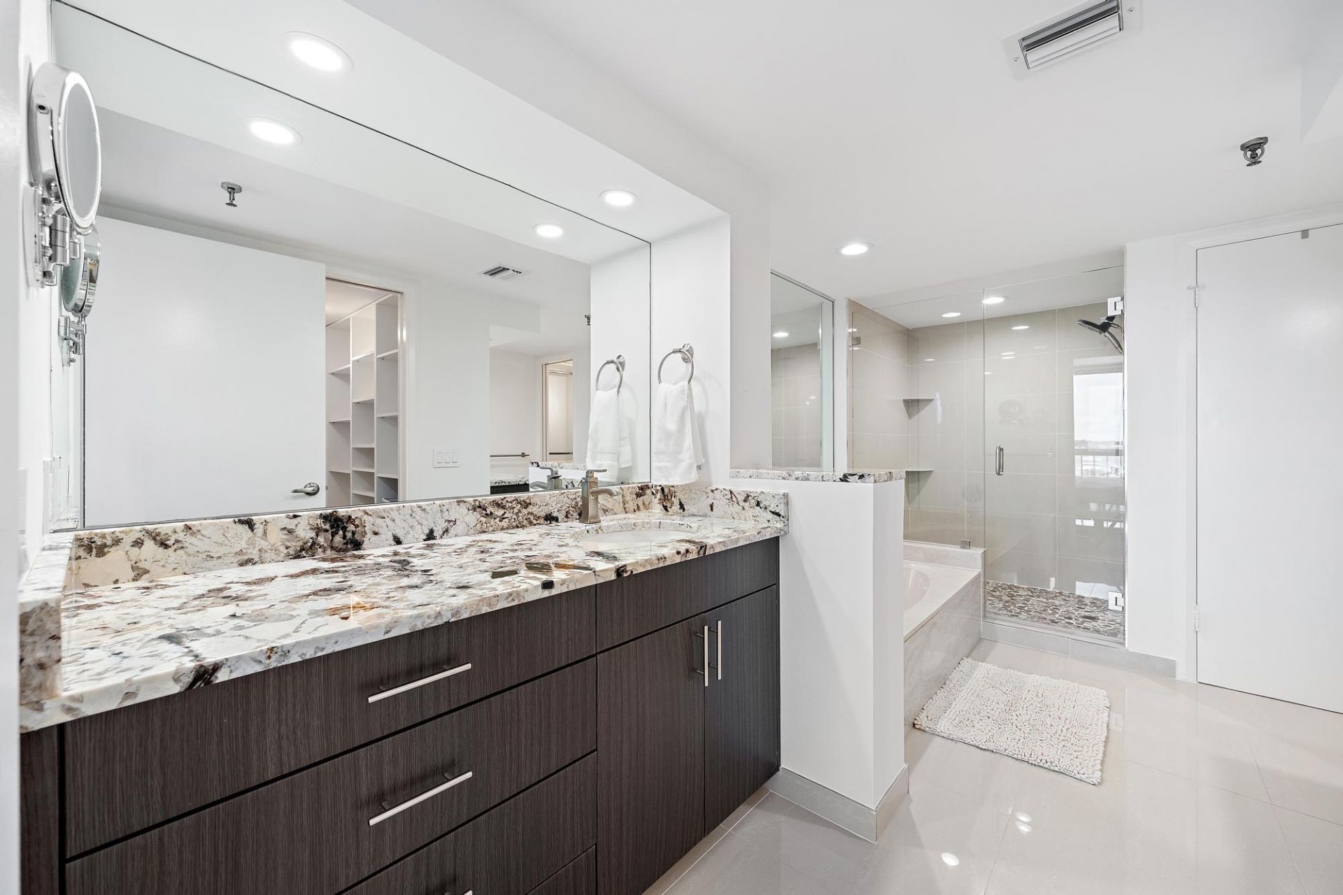 123 Lakeshore Drive, Unit 445, North Palm Beach, FL 33408 Photo