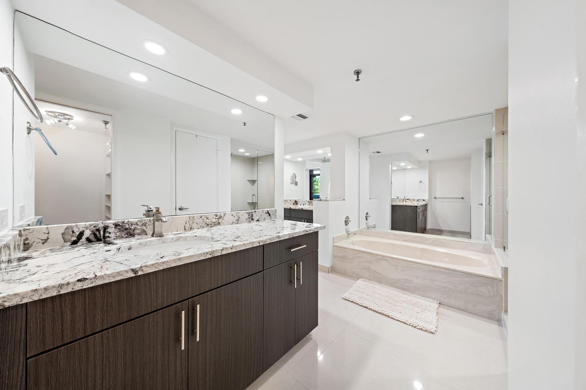 123 Lakeshore Drive, Unit 445, North Palm Beach, FL 33408 Photo
