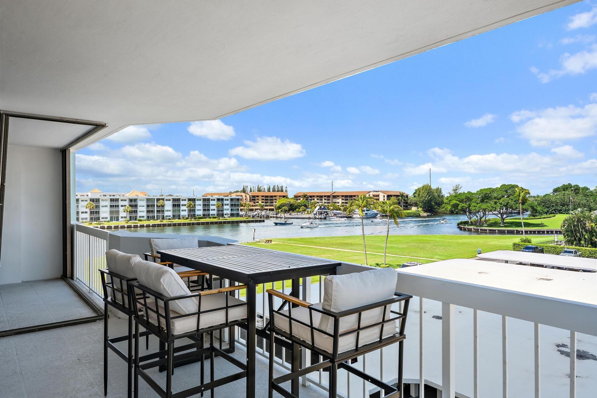 123 Lakeshore Drive, Unit 445, North Palm Beach, FL 33408 Photo