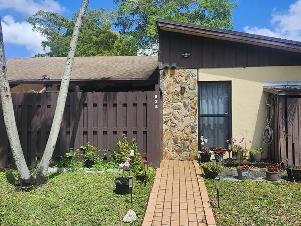 532 Briarwood Circle, Unit 2-48, Hollywood, FL 33024